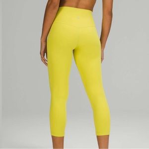 Lululemon Align High-Rise Crop 23"
Yellow Serpentine - size 6